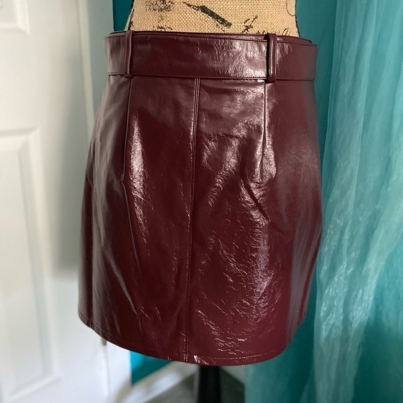 J.O.A New Women’s Large Maroon Pleather Faux Leather Button Down Skirt with Belt - Picture 10 of 12